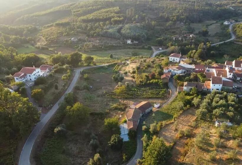 Hotelli Yellow House   Casa Amarela