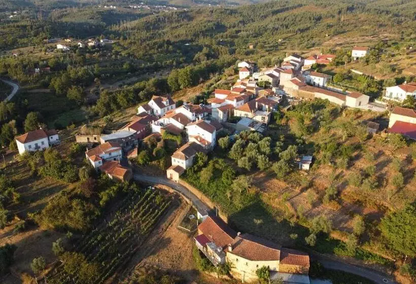 Hotelli Yellow House   Casa Amarela