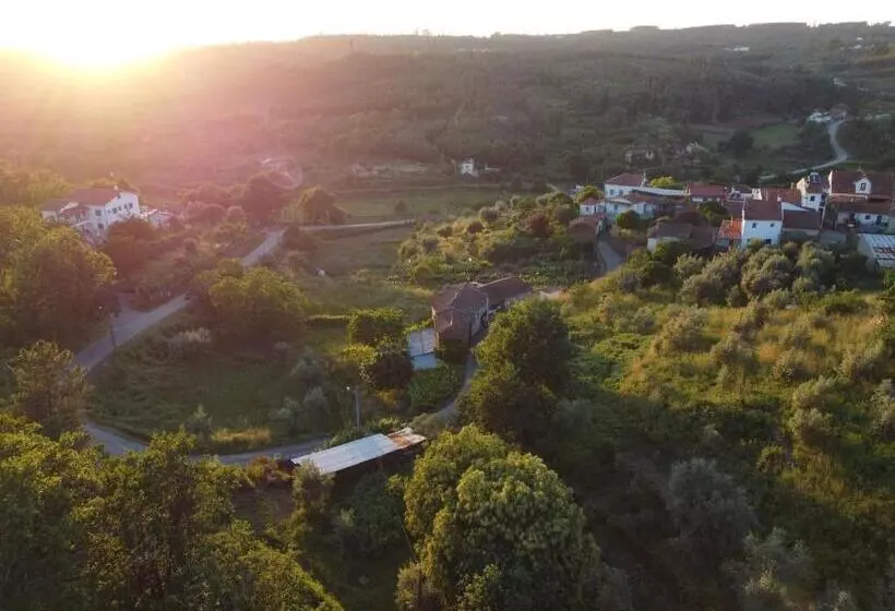 Hotelli Yellow House   Casa Amarela