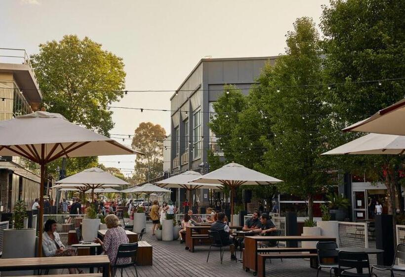 Пансион Charming Granny Flat Conveniently Located Near Knox Shopping Center