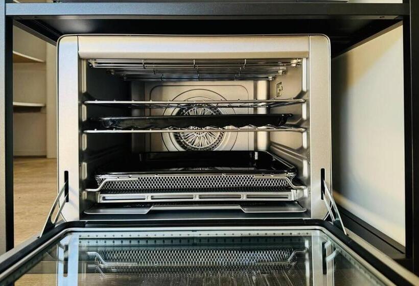 Пансион Charming Granny Flat Conveniently Located Near Knox Shopping Center