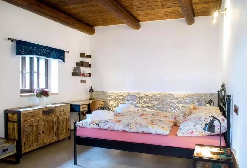 Majatalo Statek Poštolka