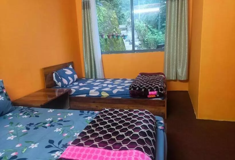 Singhik Hotel Kanchen View