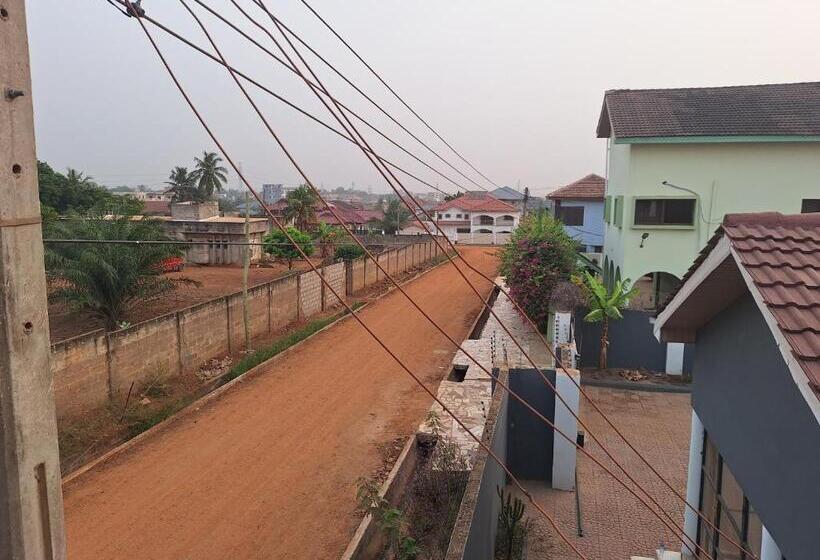 ベッドアンドブレックファースト Cucamonga Ventures