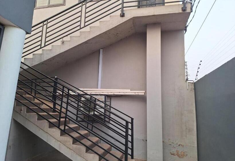 ベッドアンドブレックファースト Cucamonga Ventures