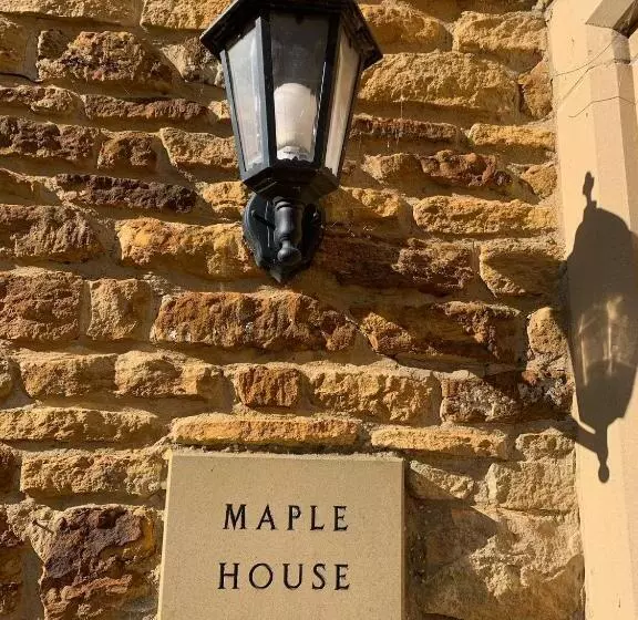 Aamiaismajoitus (B&B) Maple House