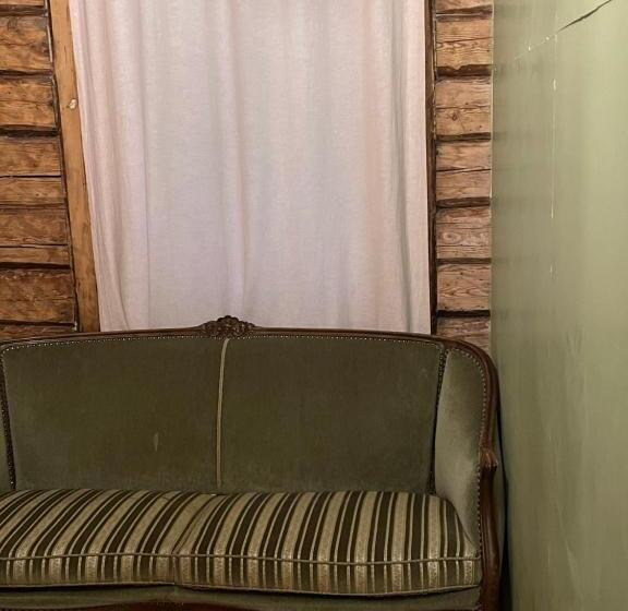 تختخواب و صبحانه Stebucklas