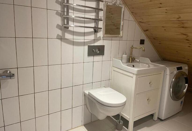 تختخواب و صبحانه Stebucklas