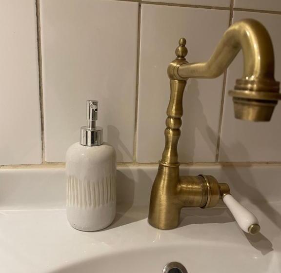 تختخواب و صبحانه Stebucklas