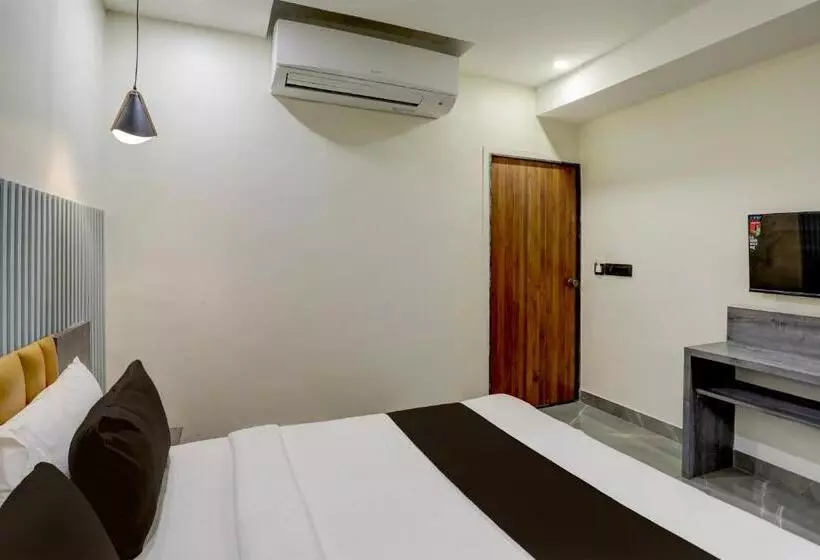 Collection O Hotel Meena Residency