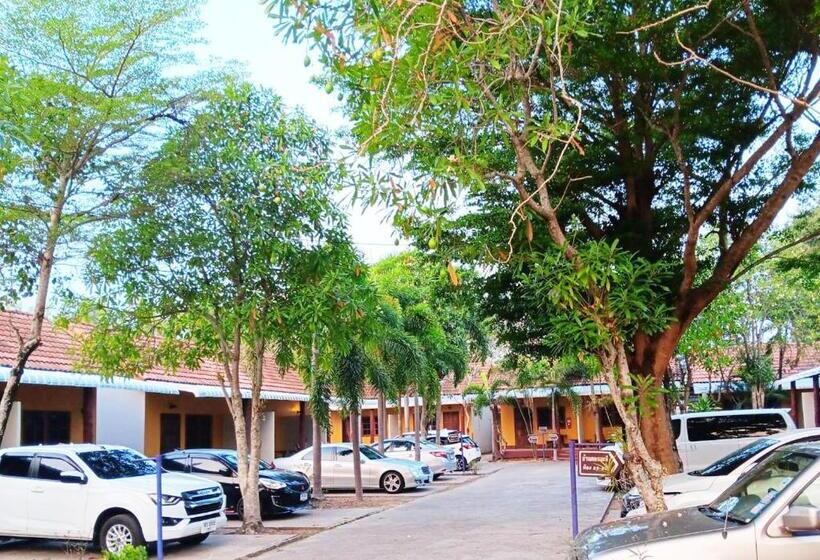 酒店 โรงแรมวรรณิดา การ์เด้น รีสอร์ท