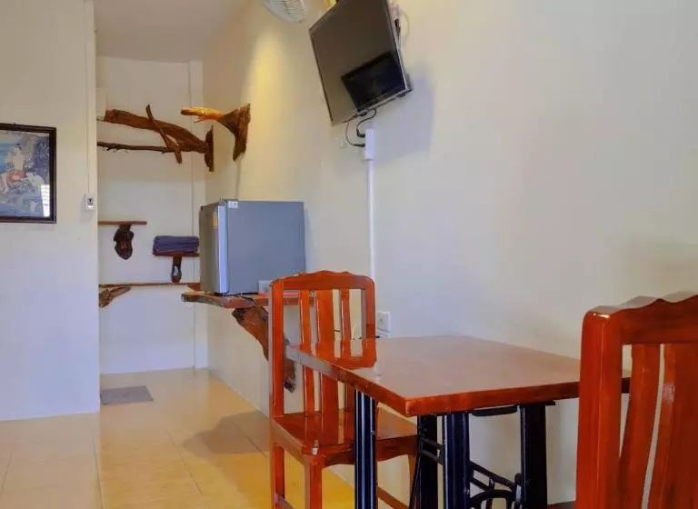 Hotelli โรงแรมวรรณิดา การ์เด้น รีสอร์ท