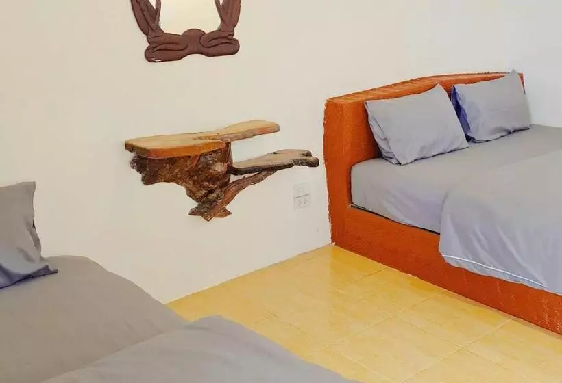 Hotelli โรงแรมวรรณิดา การ์เด้น รีสอร์ท