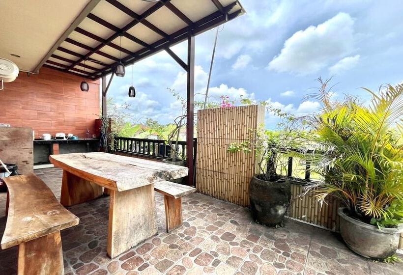 ホテル Belvilla Dedyluminous Near Sunset Beach Tanah Lot