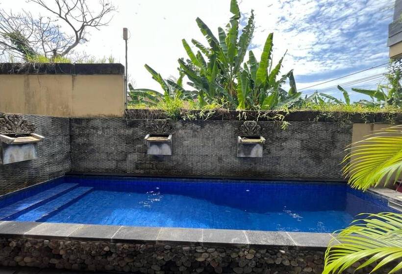 ホテル Belvilla Dedyluminous Near Sunset Beach Tanah Lot