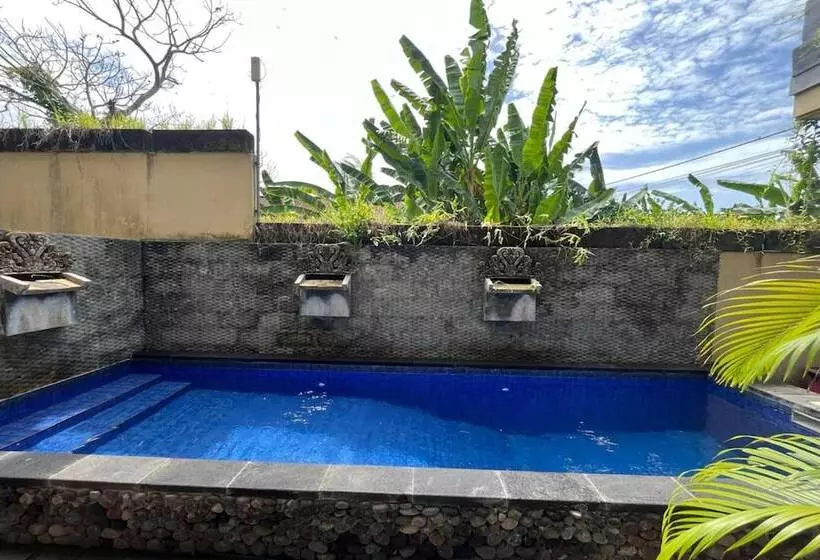 ホテル Belvilla Dedyluminous Near Sunset Beach Tanah Lot