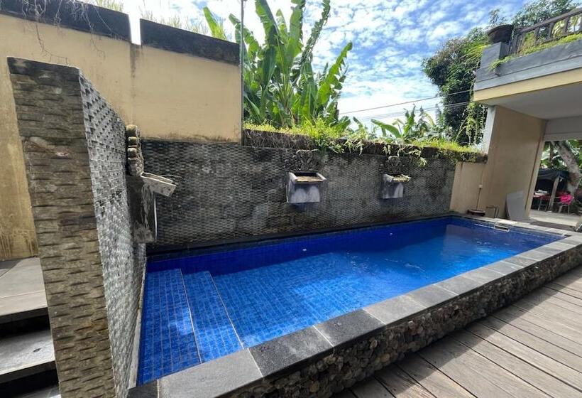 ホテル Belvilla Dedyluminous Near Sunset Beach Tanah Lot