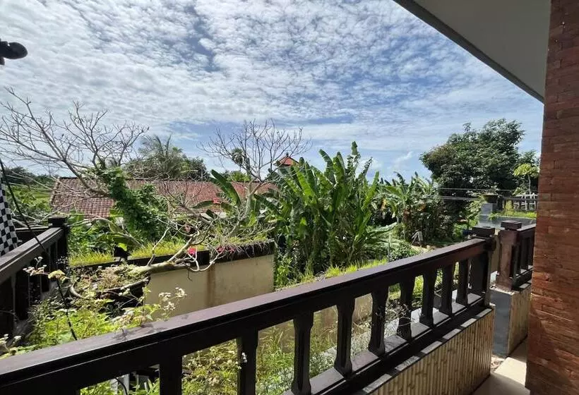 ホテル Belvilla Dedyluminous Near Sunset Beach Tanah Lot