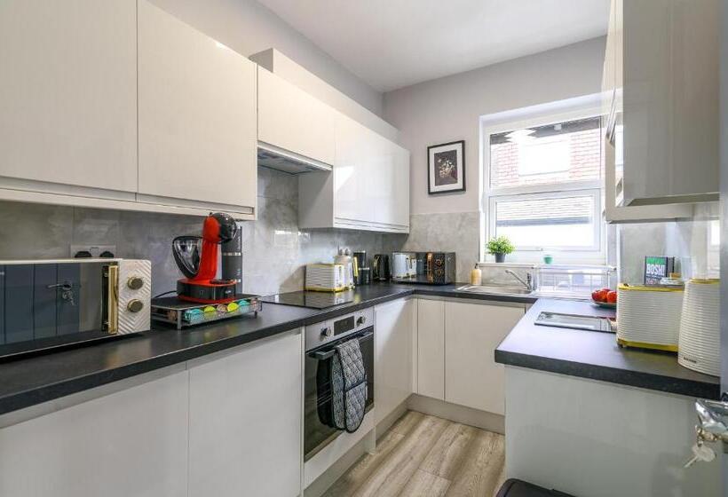 بنسيون 12 Elmwood