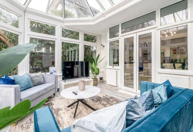 بنسيون 12 Elmwood