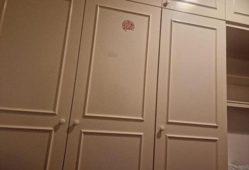 پانسیون Double Bed Room For Couple With Cupboard Room 12