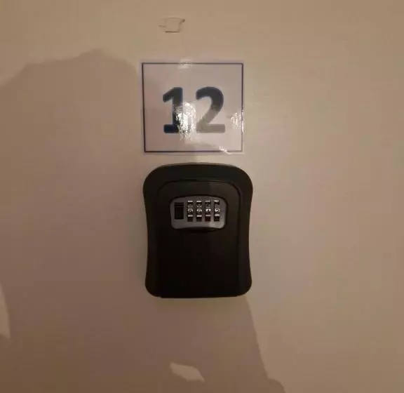 ペンション Double Bed Room For Couple With Cupboard Room 12