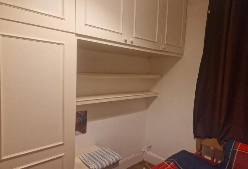 پانسیون Double Bed Room For Couple With Cupboard Room 12