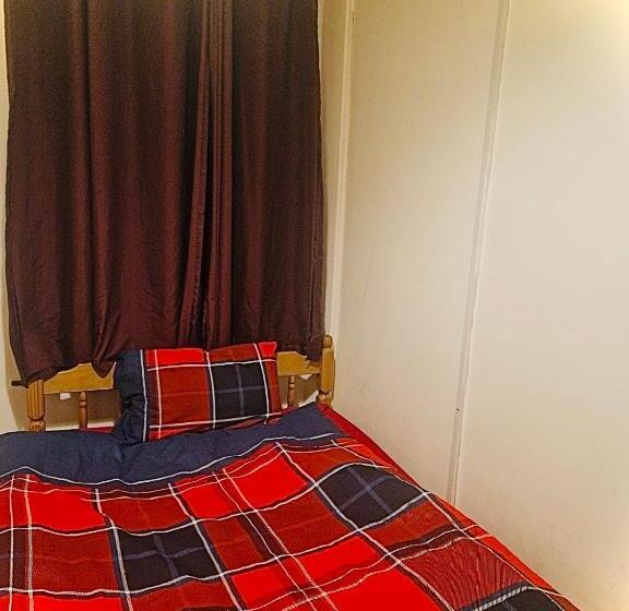 پانسیون Double Bed Room For Couple With Cupboard Room 12