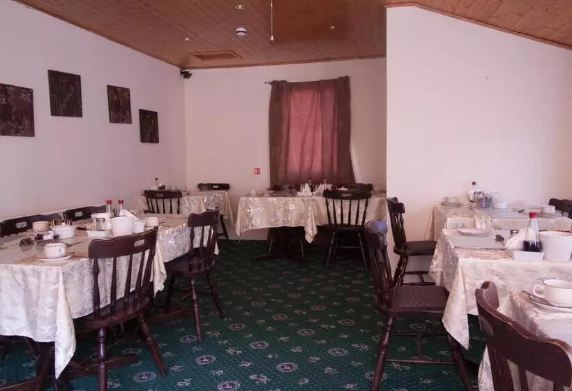تختخواب و صبحانه Raynscourt Lodge