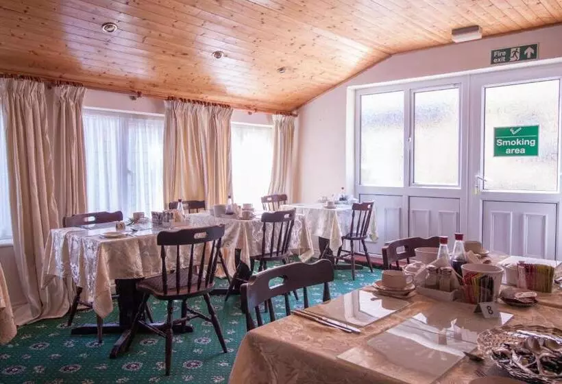 تختخواب و صبحانه Raynscourt Lodge