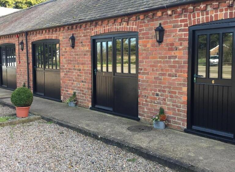 مبيت وإفطار The Stables At Whaplode Manor