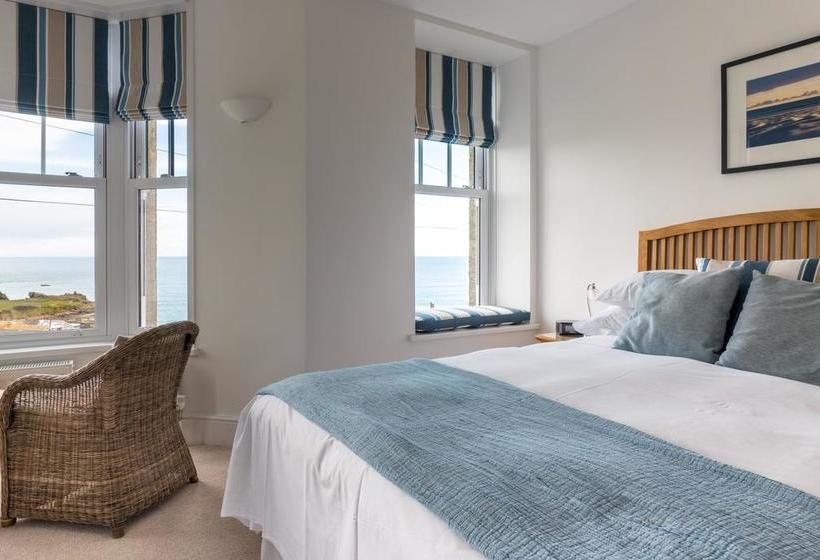 住宿加早餐  West By Five