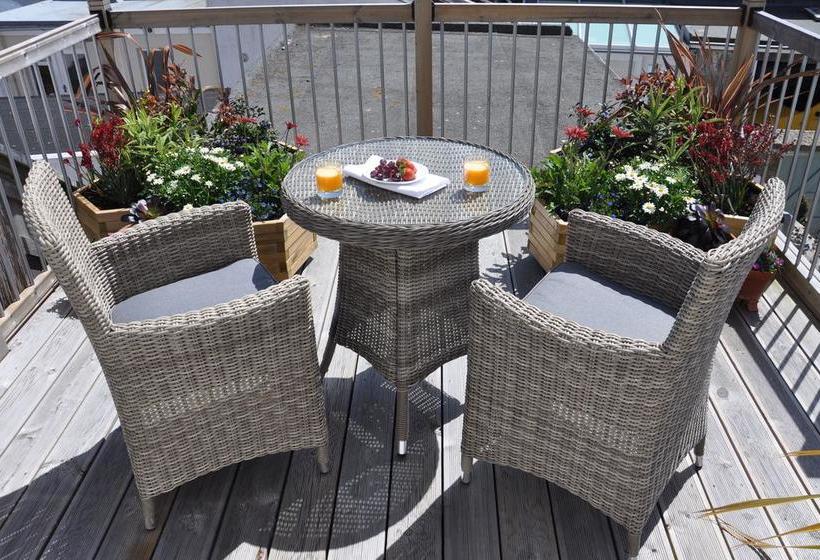 住宿加早餐  West By Five