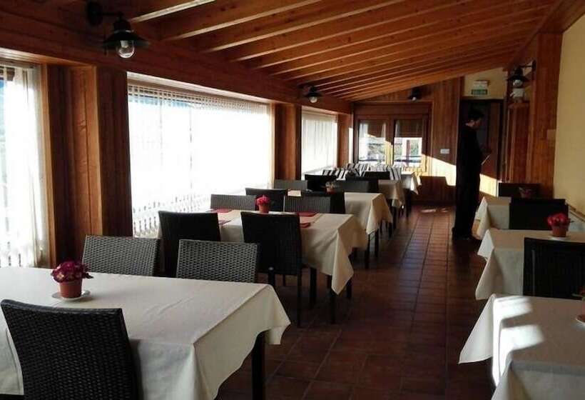 فندق Duque De Gredos