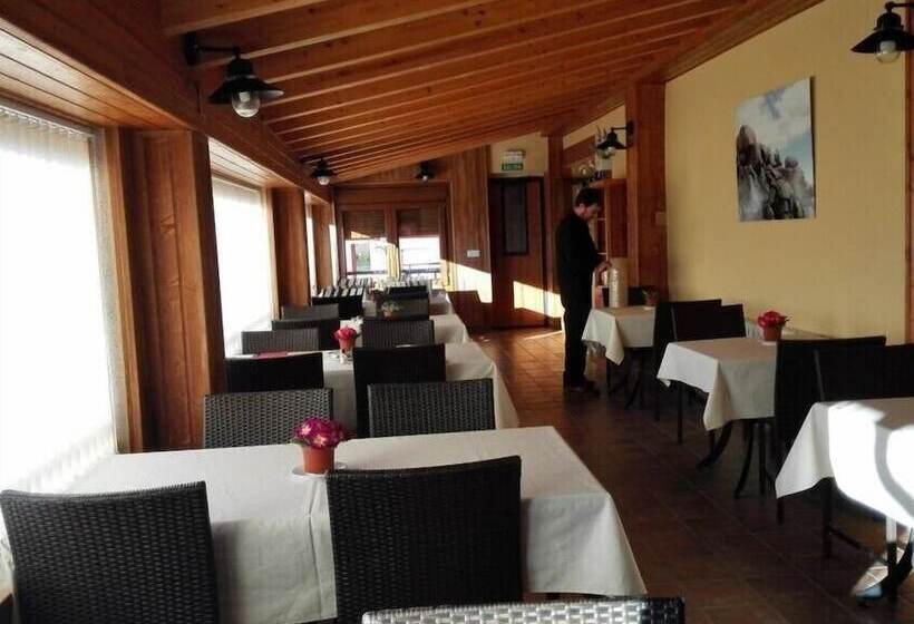 فندق Duque De Gredos