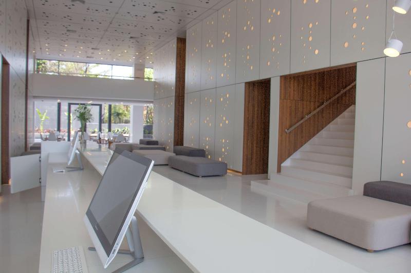 هتل Esplendor By Wyndham Asuncion