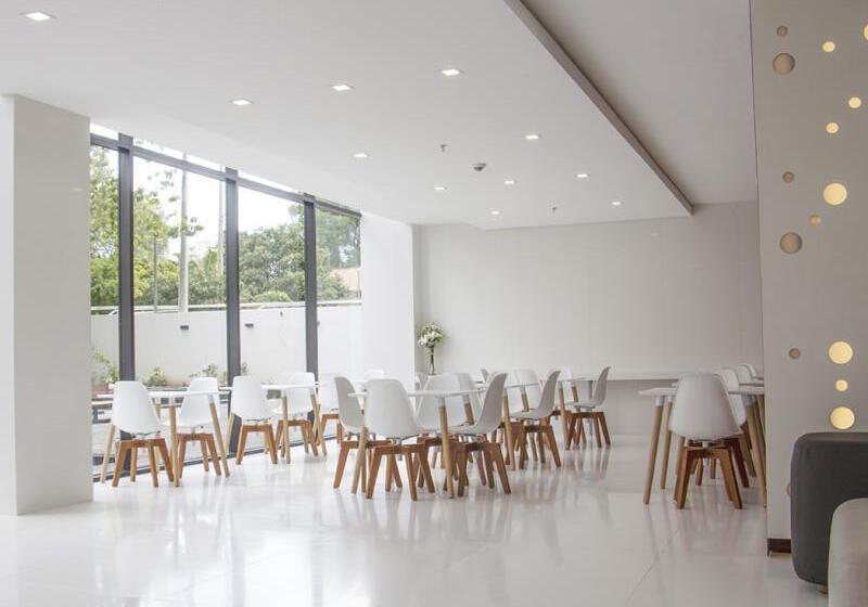 هتل Esplendor By Wyndham Asuncion