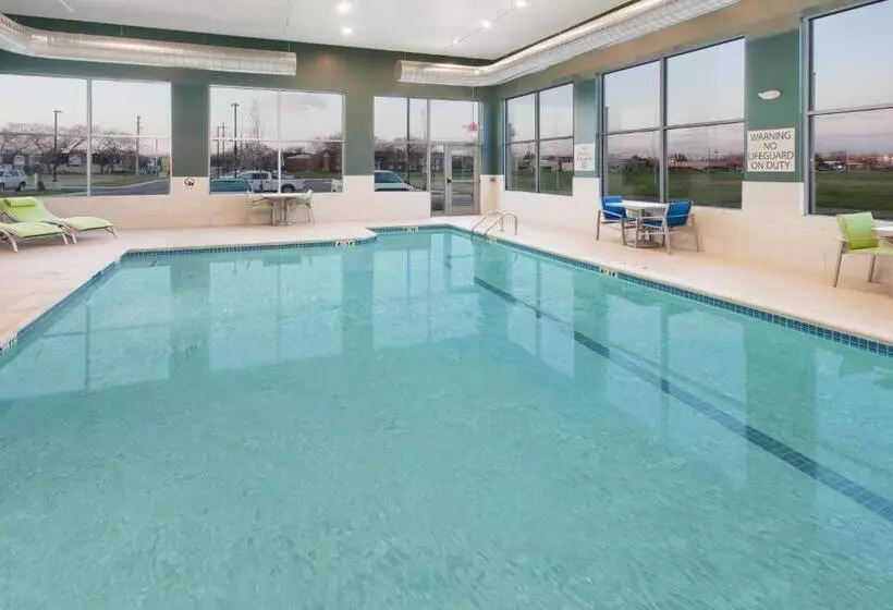 ホテル Holiday Inn Express & Suites   Sterling Heights Detroit Area, An Ihg