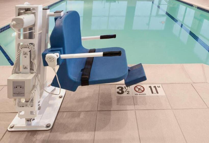 Отель Holiday Inn Express & Suites Sterling Heights Detroit Area, An Ihg