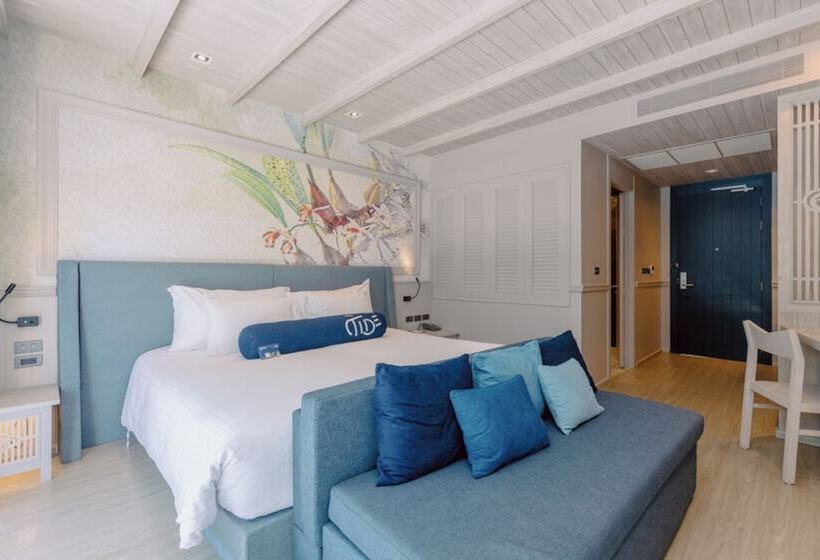 هتل Tide Phuket Beach Front