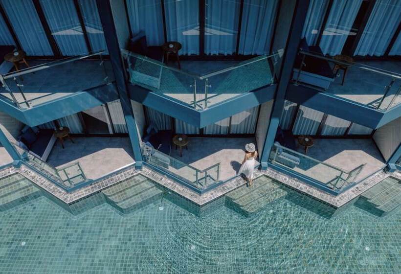 هتل Tide Phuket Beach Front