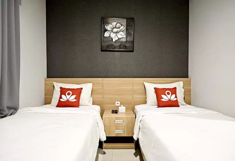 ホテル Zen Rooms Cipete Safin Inn
