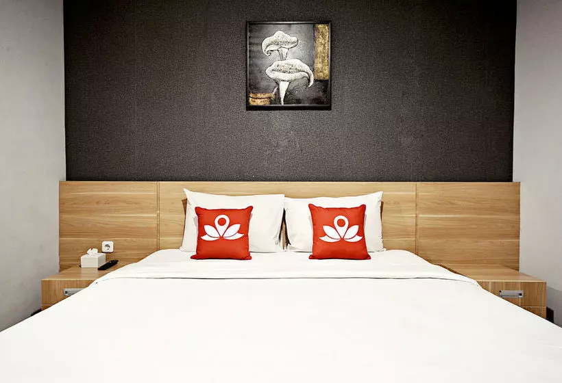 ホテル Zen Rooms Cipete Safin Inn