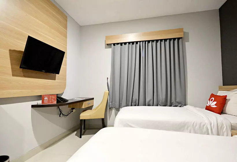 ホテル Zen Rooms Cipete Safin Inn