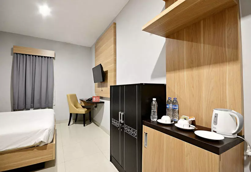 ホテル Zen Rooms Cipete Safin Inn