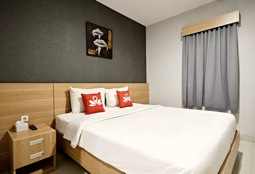 ホテル Zen Rooms Cipete Safin Inn