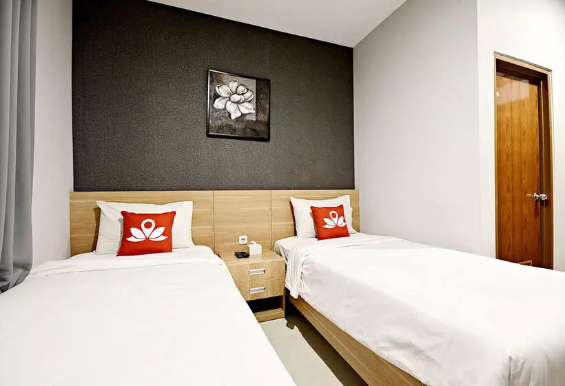 ホテル Zen Rooms Cipete Safin Inn