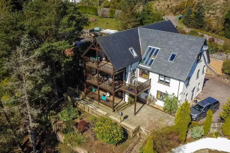 Treetops B&b