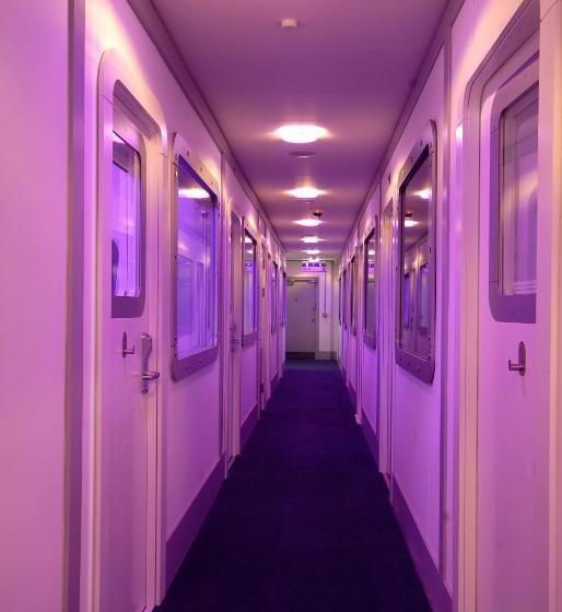 Yotelair London Gatwick Airport
