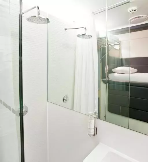 Yotelair London Gatwick Airport